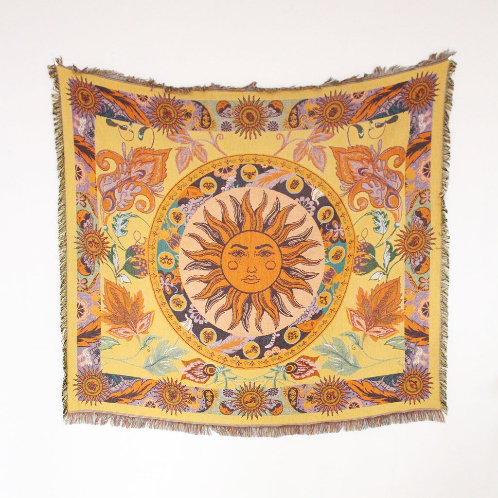 Capa de sofá estilo boho casual com franjas
