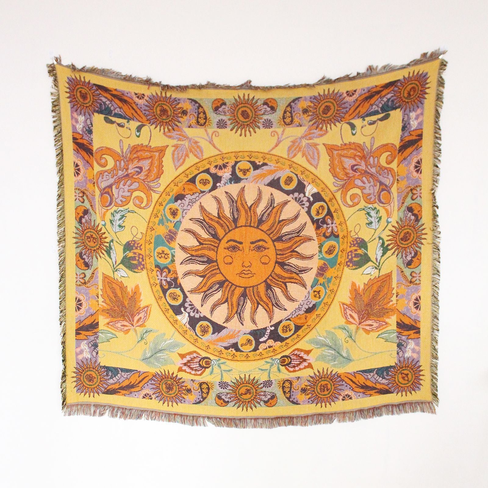Capa de sofá estilo boho casual com franjas