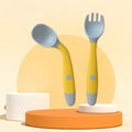 Colher de silicone para bebé, conjunto de utensílios auxiliares para alimentação infantil, garfo flexível e macio para treino de alimentação de crianças pequenas.