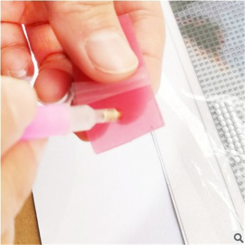 Peinture diamant 5D représentant une petite ville de nuit - Décoration entièrement réalisée en diamant