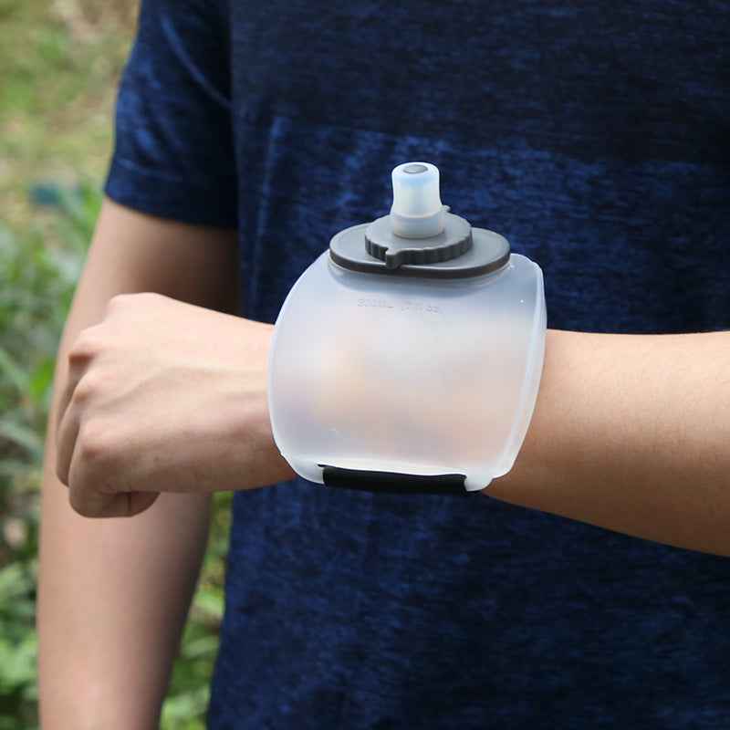 Outdoor wrist water bottle