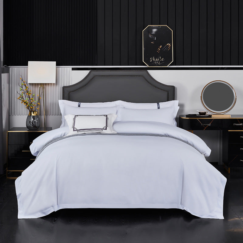 Enxoval de cama de quatro peças em tecido branco puro para hotel