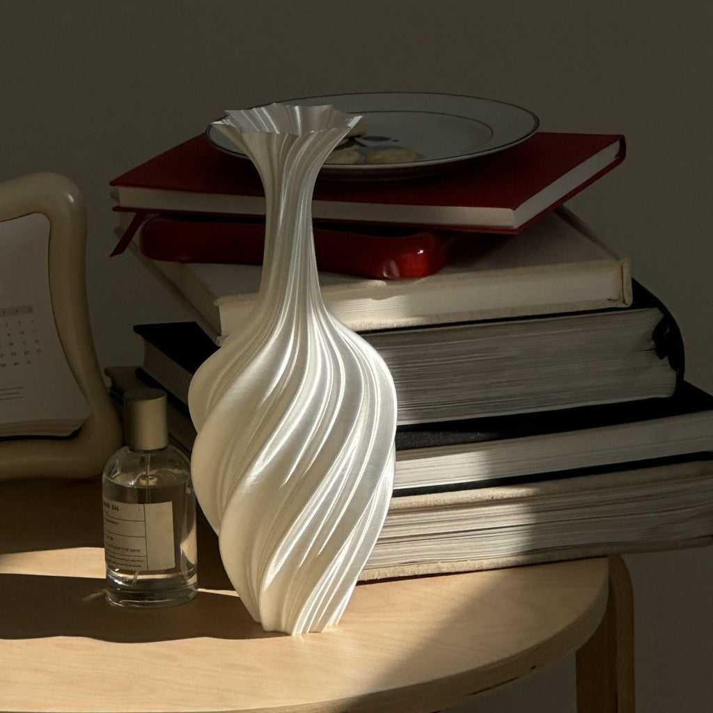 Artistic Abstract Vase Twisted Retro Flower Arrangement Decorative Ornament