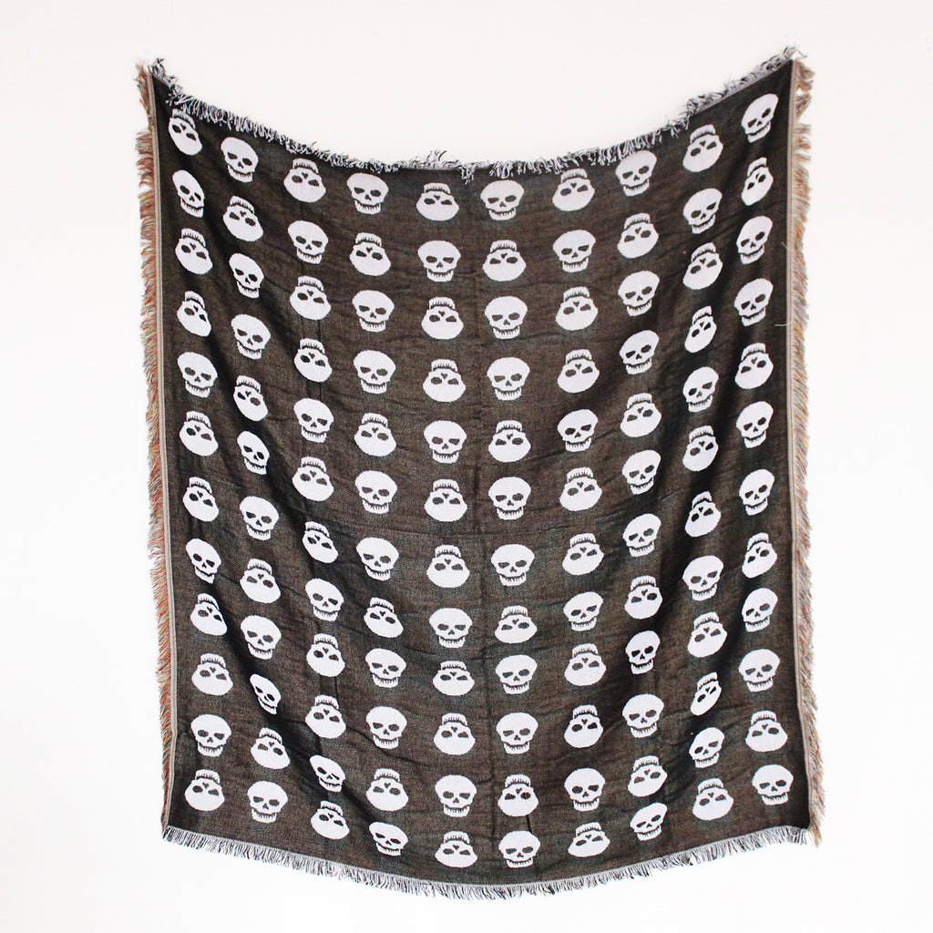 Capa de sofá estilo boho casual com franjas