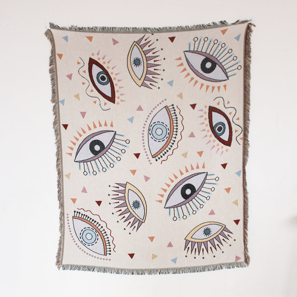 Capa de sofá estilo boho casual com franjas