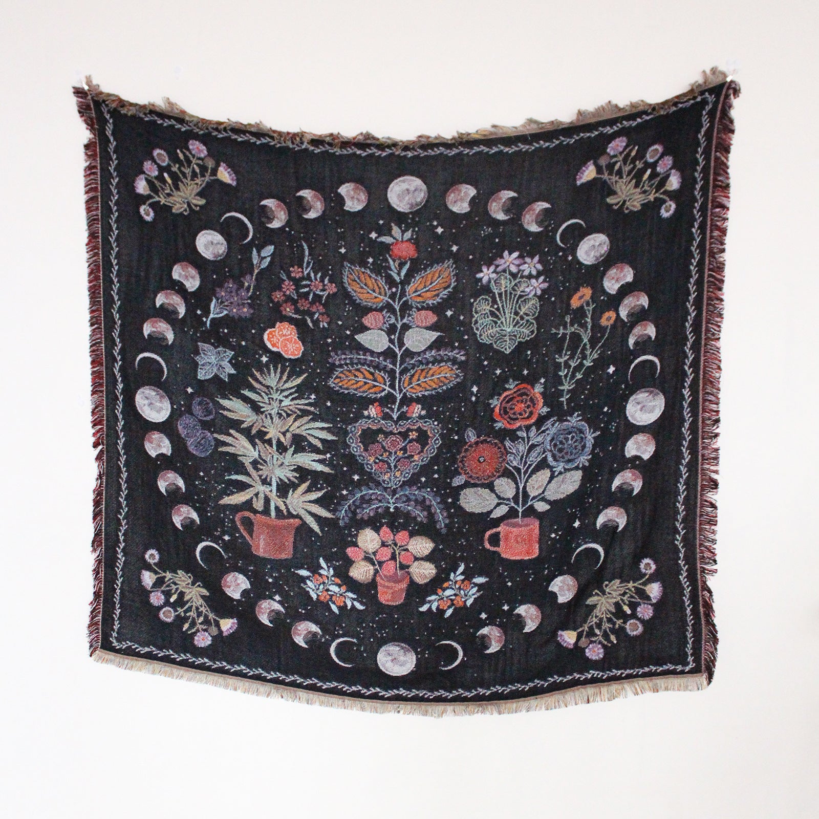 Capa de sofá estilo boho casual com franjas