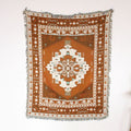Capa de sofá estilo boho casual com franjas