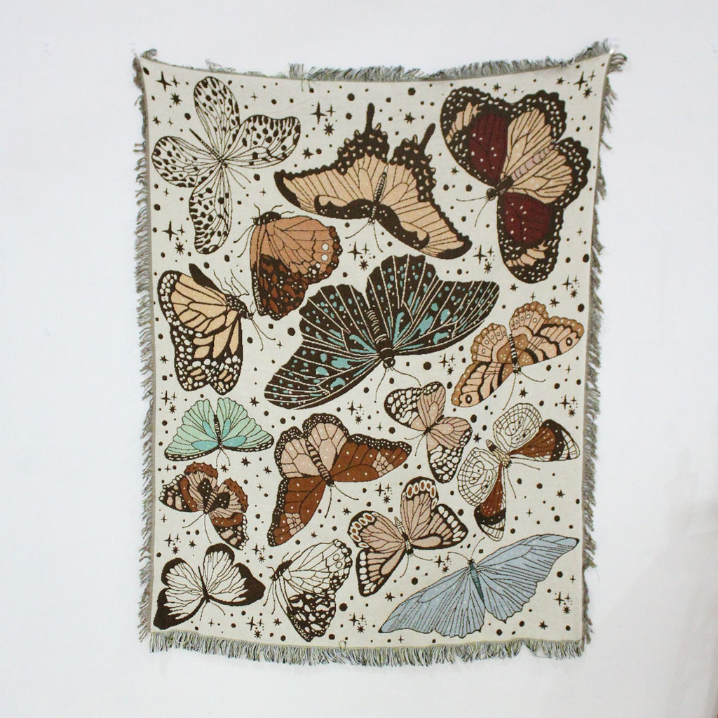 Capa de sofá estilo boho casual com franjas
