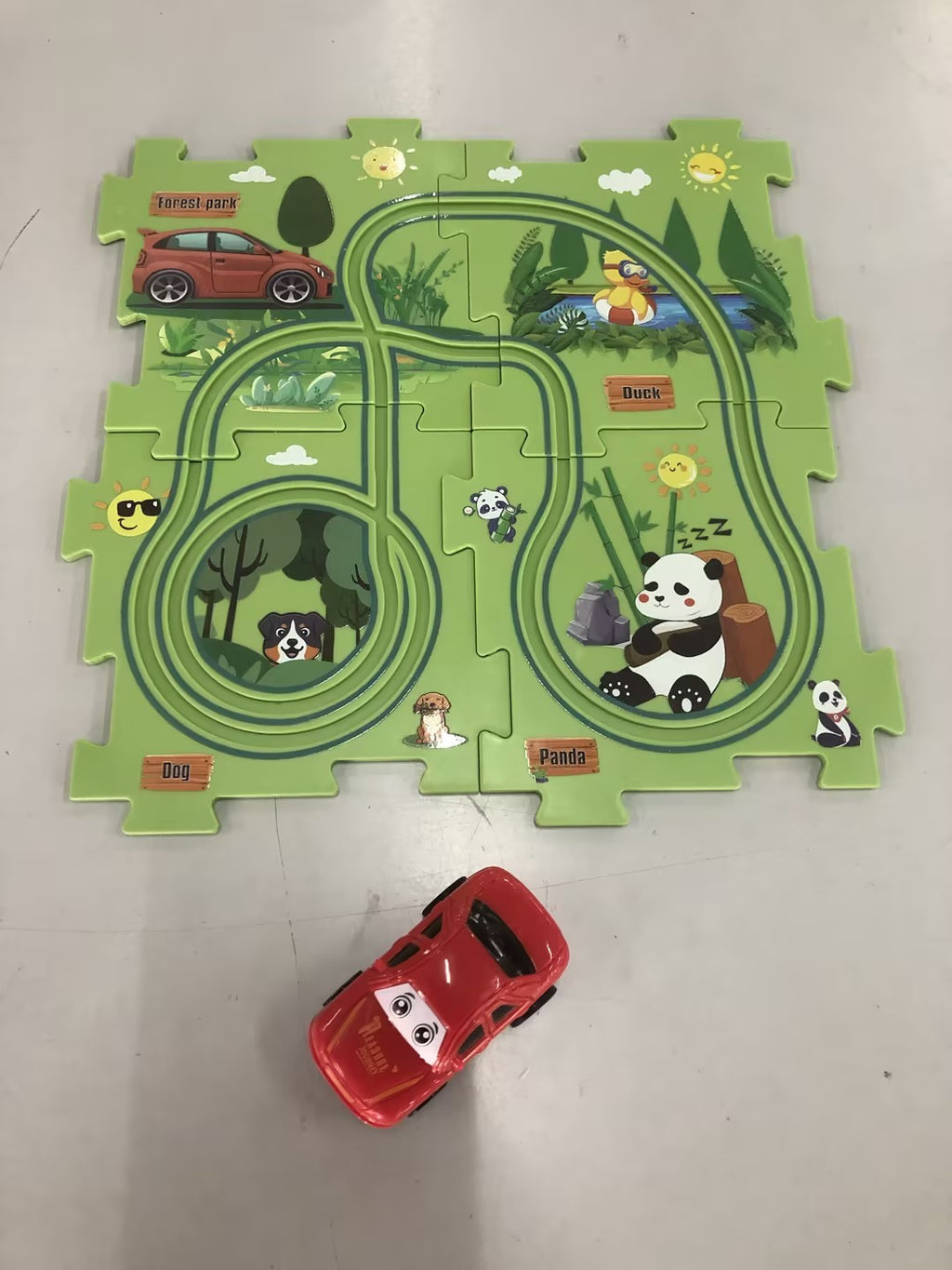 Puzzle infantil de comboio elétrico, brinquedo educativo para montar, com carro elétrico automático, cenário de cidade e carris.