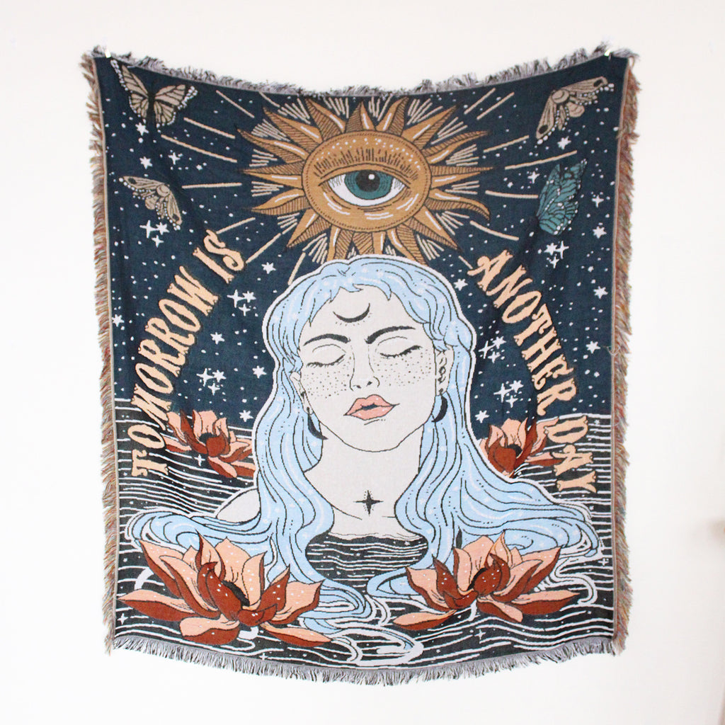 Capa de sofá estilo boho casual com franjas