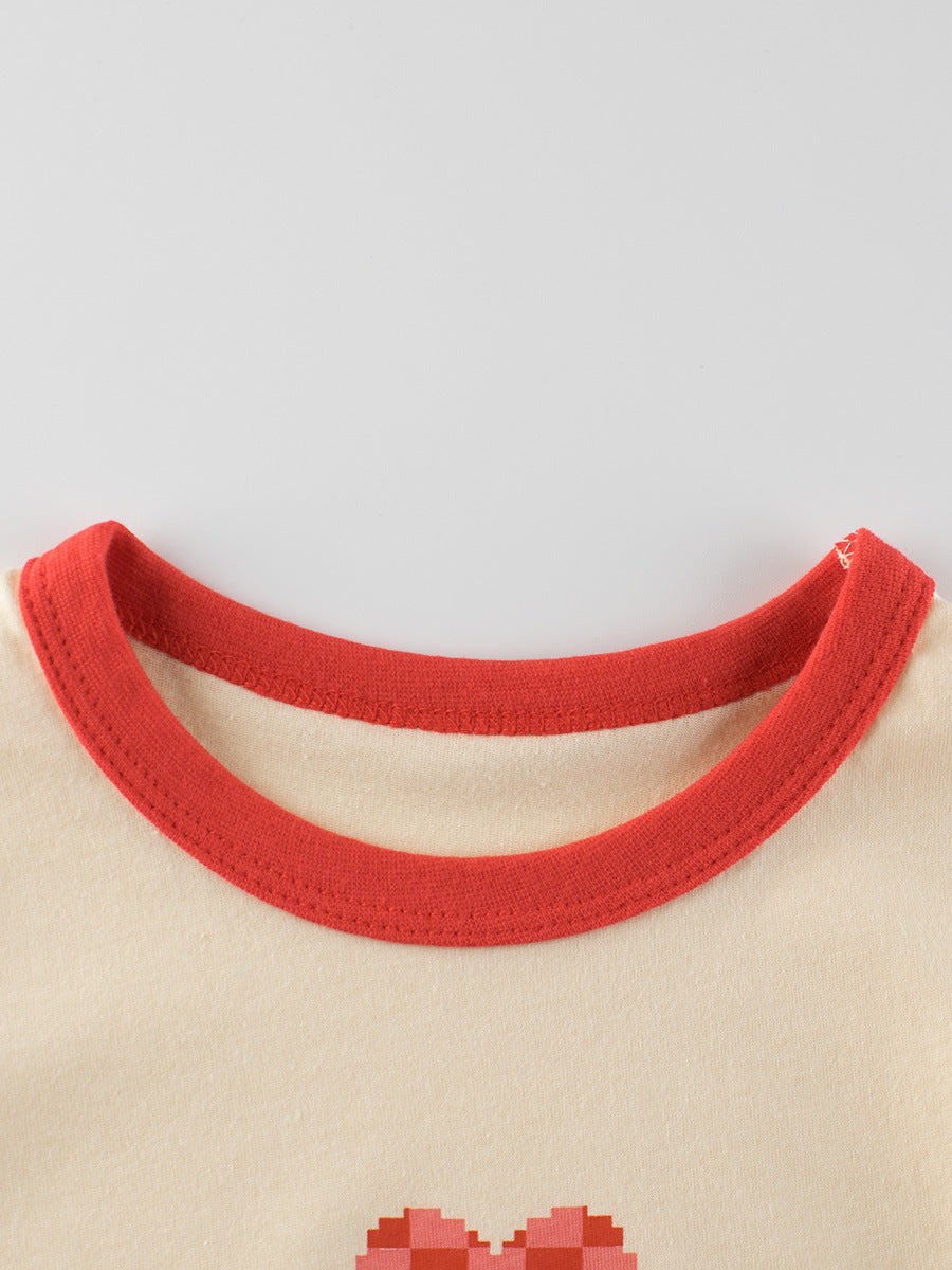 Plaid Red Heart Printing Girls’ T-Shirt In European And American Style close-up of red collar